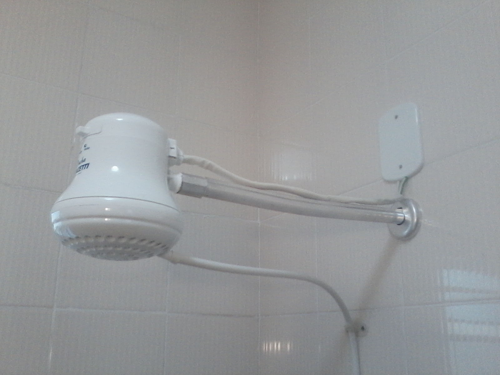 Chuveiro Elétrico em Carapicuíba: Instalação, Manutenção e Segurança com Eletricista chuveiro eletrico 1